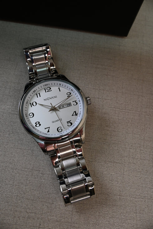 Niovani Classic (Sparkling Silver) - Men's Watch - Stainless Steel Strap - Date & Day Function - 1 Year Warranty - Water Resistance