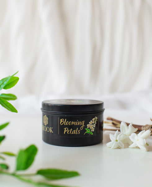 Blooming Petals - Jasmine Scented Candle - Free SHOOK Carry Bag Included!