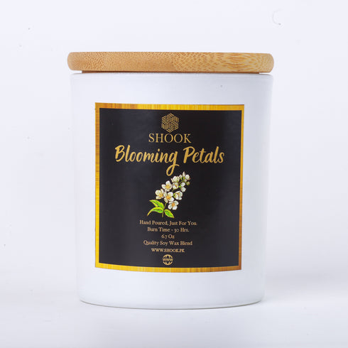Blooming Petals - Jasmine Scented Candle - Double Wick - Free Shook Carry Bag
