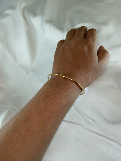 Knot of Hope Bracelet! - 14K Gold Plated Over 316L Stainless Steel! - Free Box Packaging!