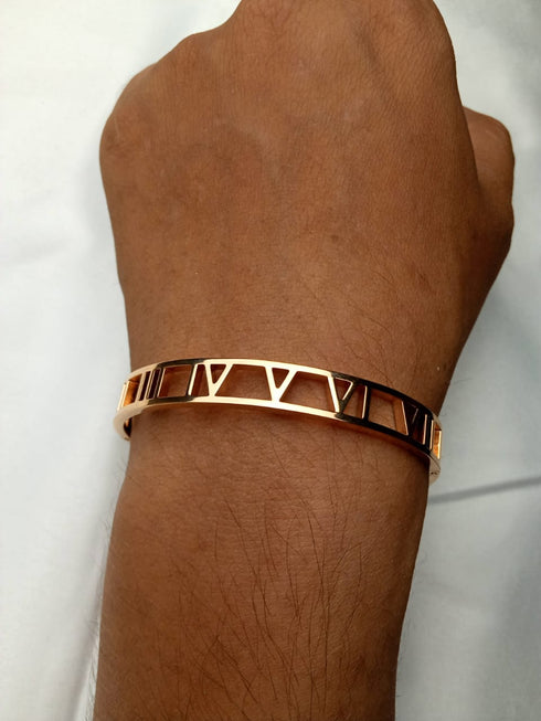 Royal Family! - Rose Gold Plated Bangle! - 316L Fine Stainless Steel! - Free Box Packaging!