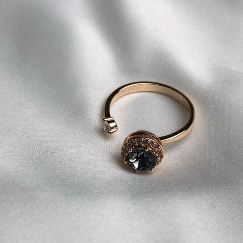 Island of Sparkle (Chic Black) Ring! - Adjustable Size! - Rose Gold Plated ! - with Dancing European Crystals! - Free Box Packaging!
