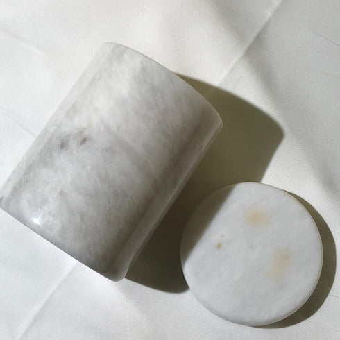Jamaica - Fruity Blast Scented Candle - Genuine White Marble Jar - Free Shook Carry Bag