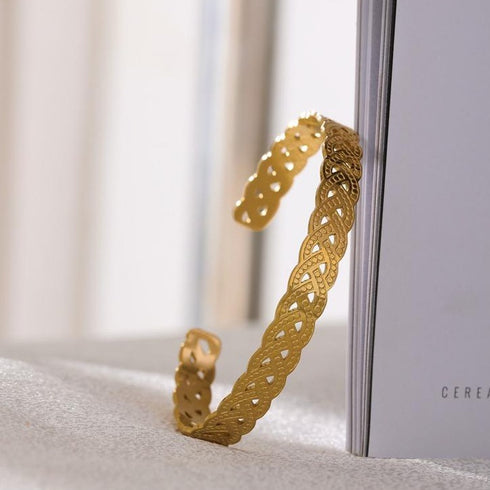 Deluxe Bangle - 18K Genuine Gold Stainless Steel - Free Box Packaging!